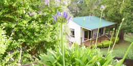 Apple Tree Cottage, Montville Holiday Accommodation